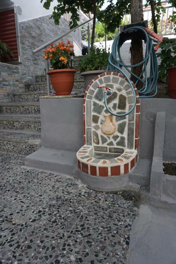 Anastasia' S Guest House Néos Marmarás Exterior foto